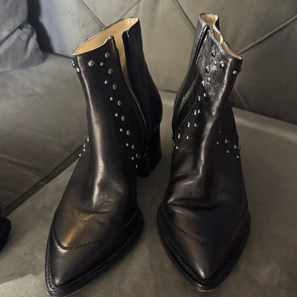 Chic Black Studded Ankle Boots - Picture 1 of 6